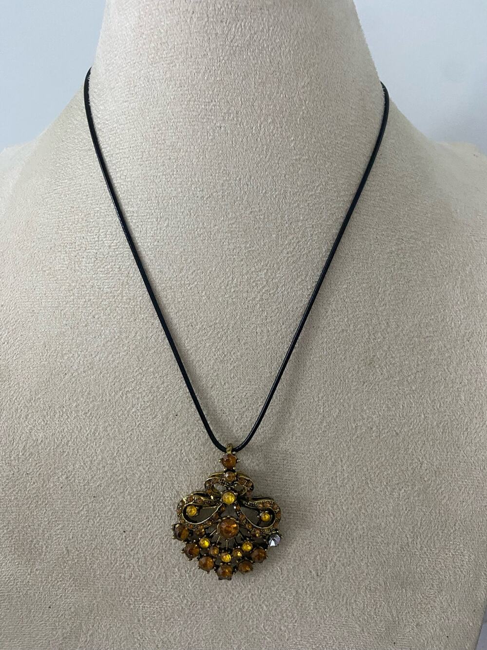 brown glass pendant necklace
